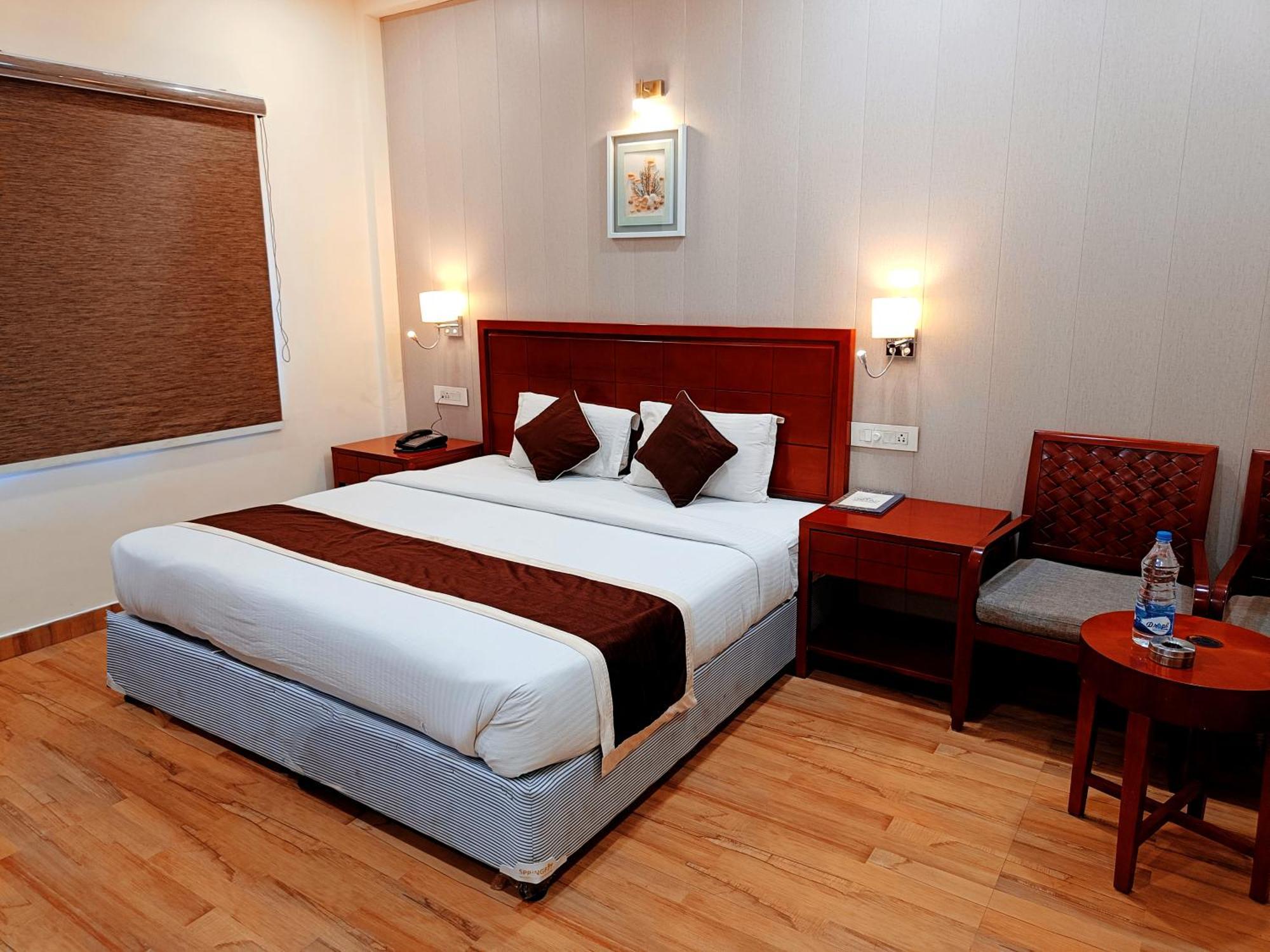 The Ved Mantra Hotel Gwalior Ngoại thất bức ảnh