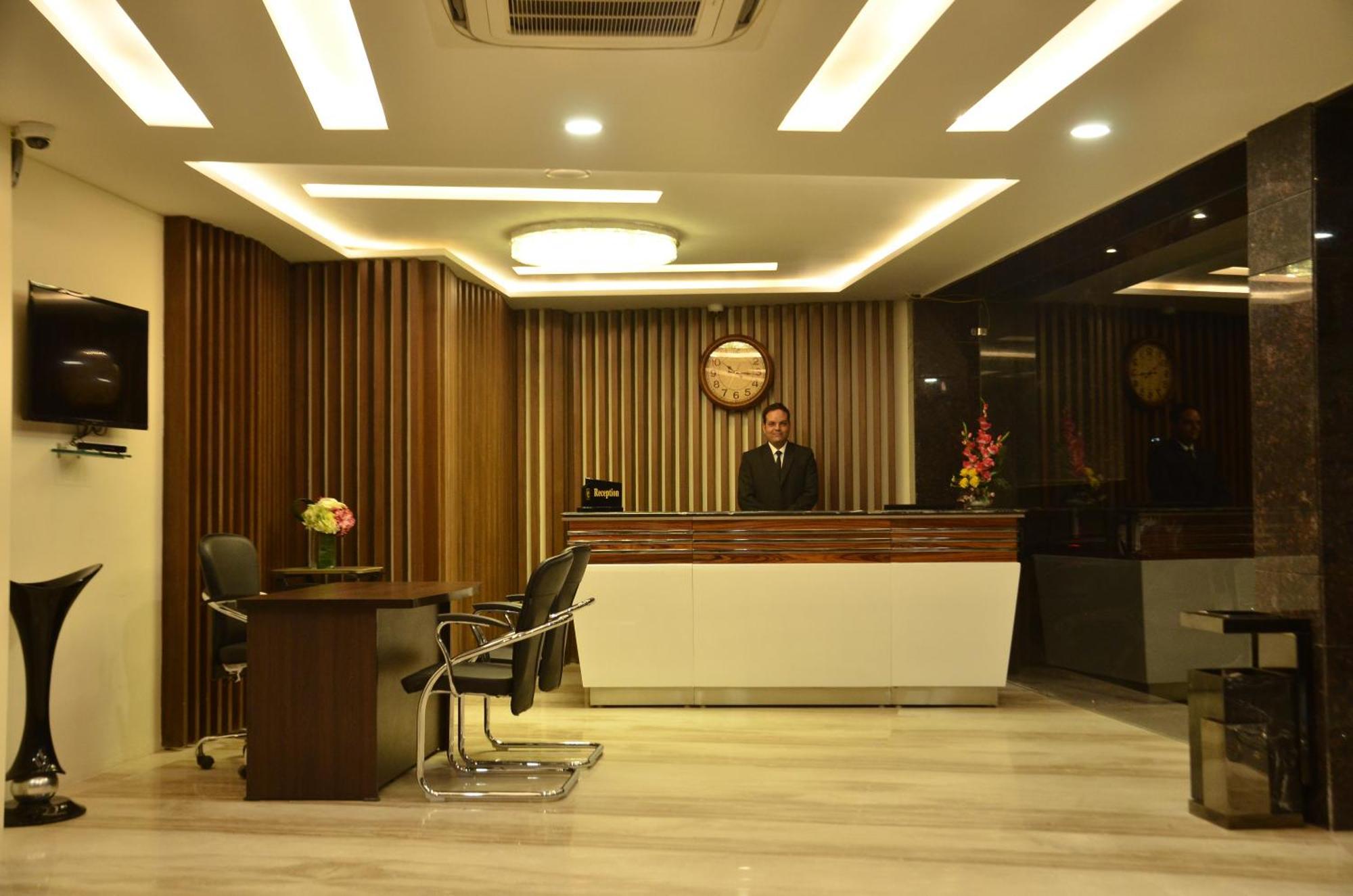 The Ved Mantra Hotel Gwalior Ngoại thất bức ảnh
