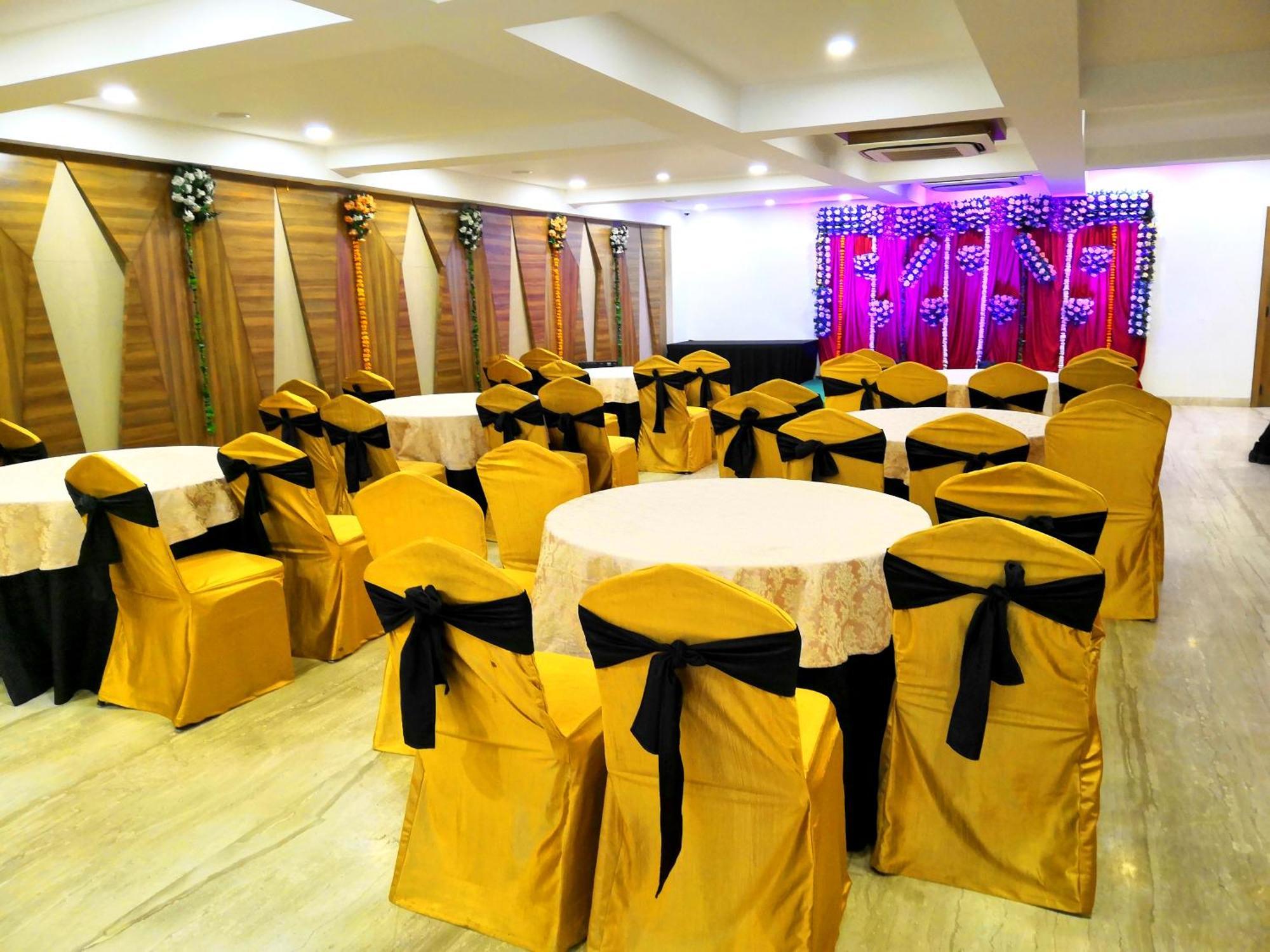 The Ved Mantra Hotel Gwalior Ngoại thất bức ảnh