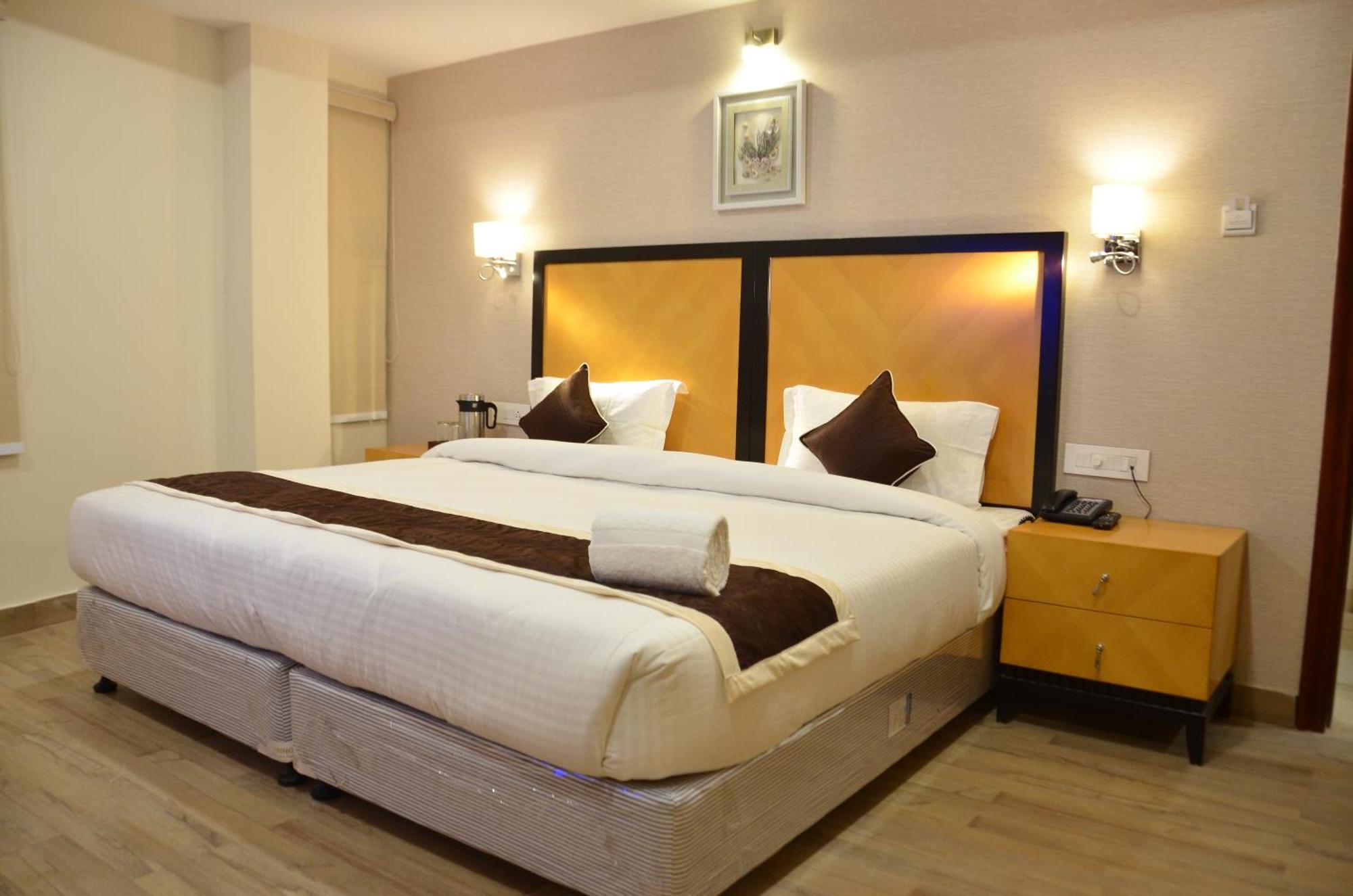 The Ved Mantra Hotel Gwalior Ngoại thất bức ảnh
