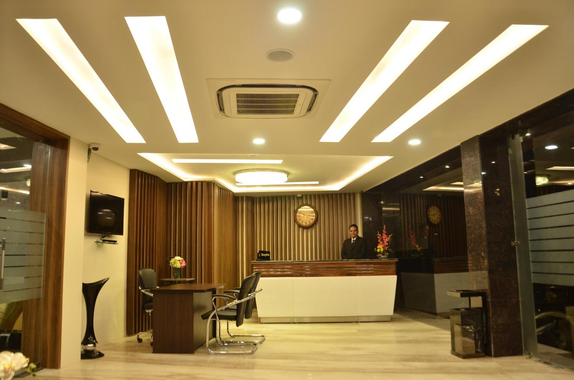The Ved Mantra Hotel Gwalior Ngoại thất bức ảnh